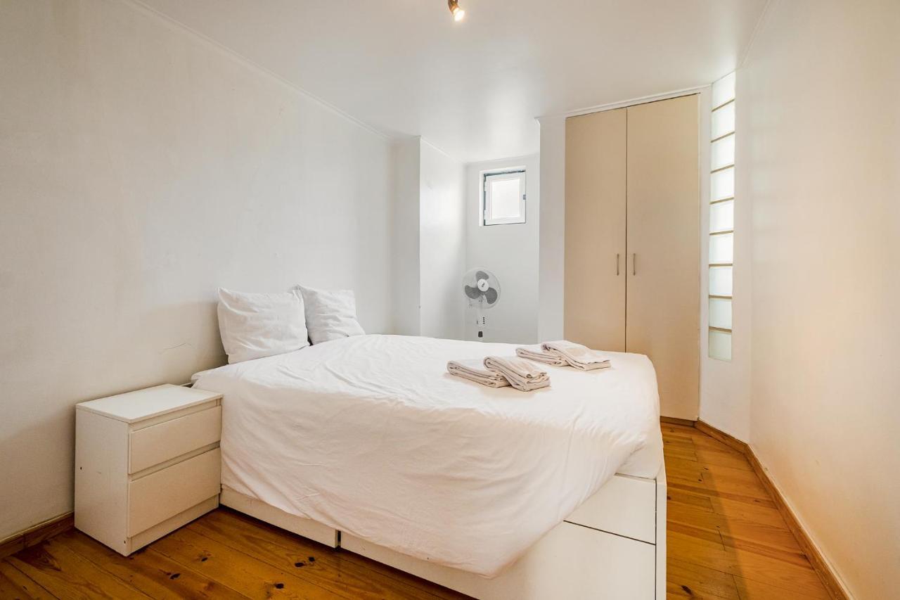 Ferienwohnung Apartamento Com Terraco E Churrasqueira Lisboa Exterior foto